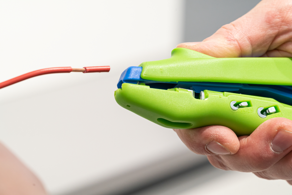 Duo-Crimp No. 300 Green Line | เครื่องมือปอกสายที่ยั่งยืน | สำหรับปอกสายและย้ำสาย | ช่วงการทำงาน 0.5 มม.² - 6.0 มม.²