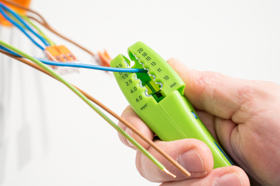 เครื่องปอกสายเคเบิล รุ่น S 4 - 28 Multi Green Line | เครื่องมือปอกสายที่ยั่งยืน | พร้อมฟังก์ชันการปอกสายในตัว | ช่วงการทำงาน 4 - 28 มม. Ø