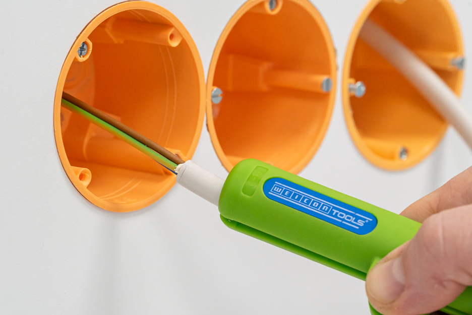 เครื่องลอกสายรอบหมายเลข 13 รุ่น Green Line | เครื่องมือลอกสายที่ยั่งยืน I สำหรับการลอกสายรอบทั่วไปทั้งหมด I ช่วงการทำงาน 6.0 - 13.0 มม. Ø