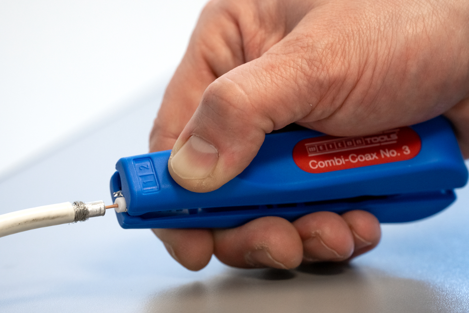 Combi-Coax หมายเลข 3 | สำหรับการลอกและการลอกสายโคแอกเชียล I รวมถึงคีมตัดด้านข้าง I ช่วงการทำงาน 4.8 - 7.5 มม. Ø