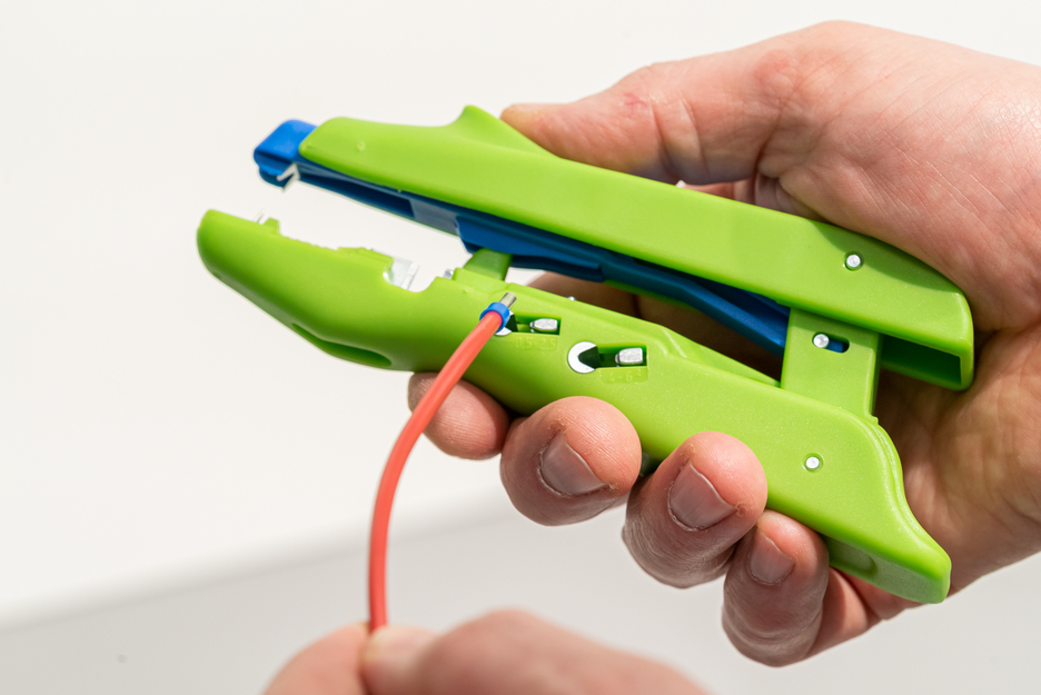 Duo-Crimp No. 300 Green Line | เครื่องมือปอกสายที่ยั่งยืน | สำหรับปอกสายและย้ำสาย | ช่วงการทำงาน 0.5 มม.² - 6.0 มม.²