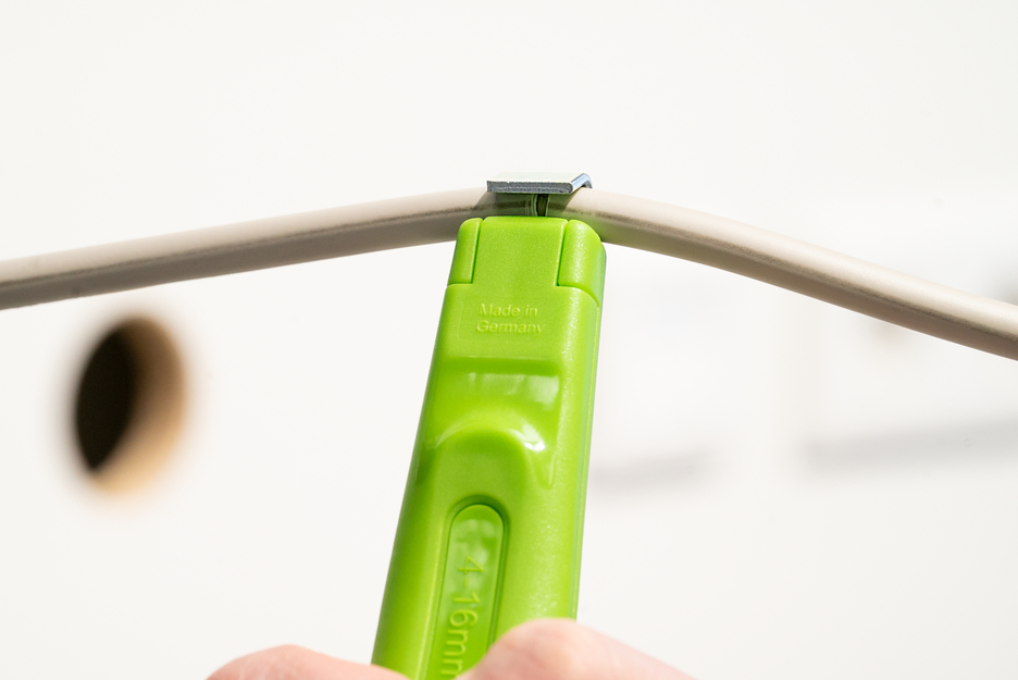เครื่องปอกสายเคเบิล รุ่น C 4-16 Green Line | เครื่องมือปอกสายที่ยั่งยืน | ช่วงการทำงาน 4 - 16 มม. Ø