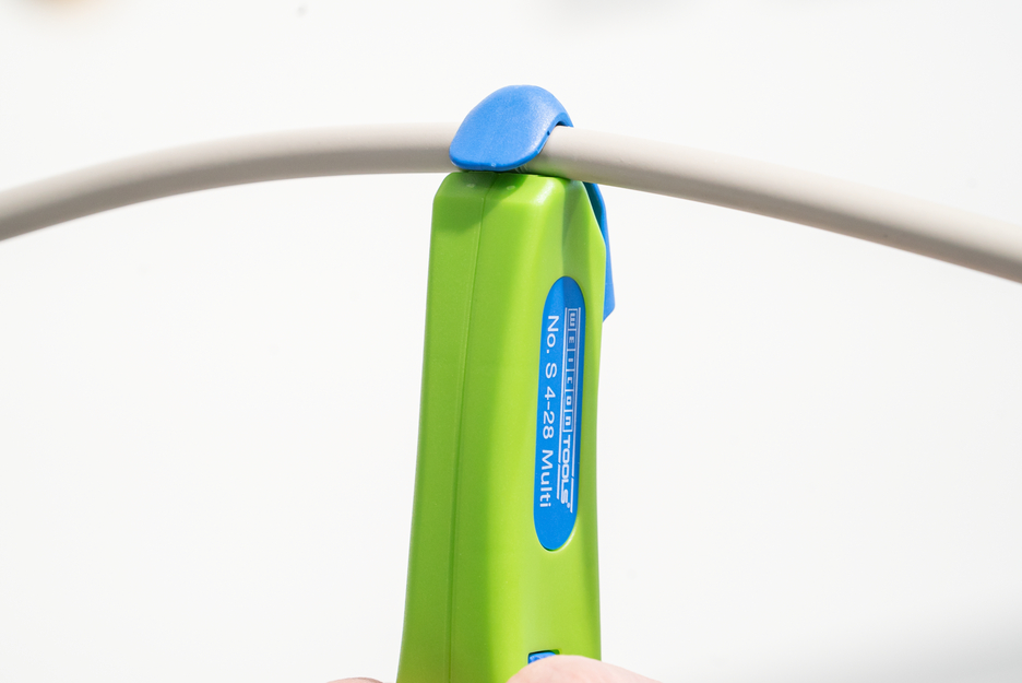 เครื่องปอกสายเคเบิล รุ่น S 4 - 28 Multi Green Line | เครื่องมือปอกสายที่ยั่งยืน | พร้อมฟังก์ชันการปอกสายในตัว | ช่วงการทำงาน 4 - 28 มม. Ø