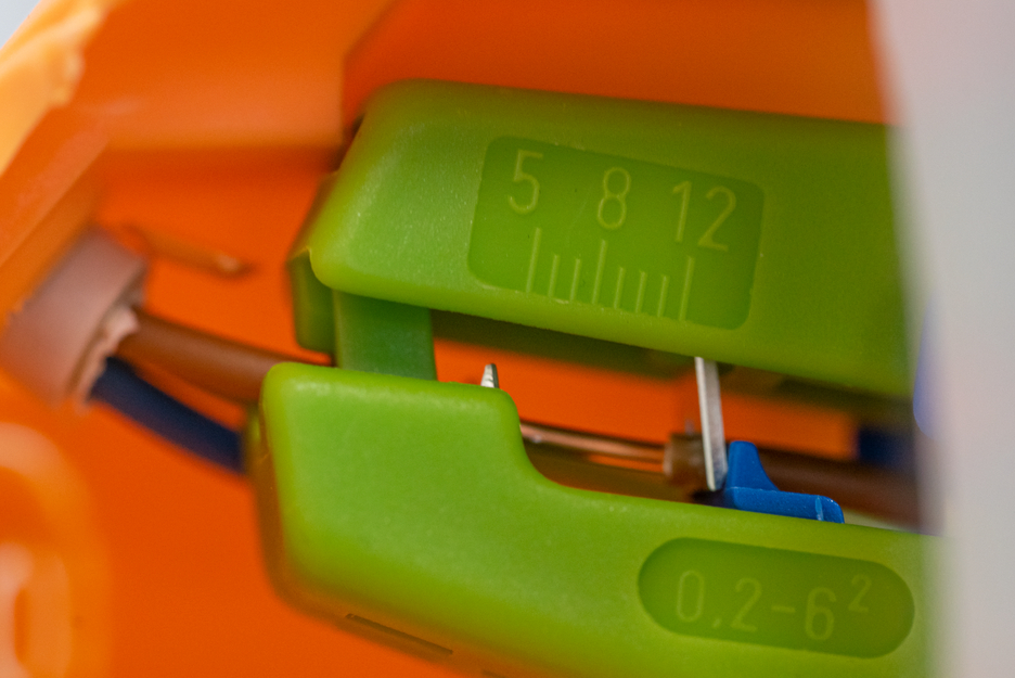 เครื่องปอกสาย No. 5 Green Line | เครื่องมือปอกสายที่ยั่งยืน สำหรับตัวนำฝอยและตัวนำแข็งทั่วไป, ช่วงการทำงาน 0.2 - 6.0 มม.²