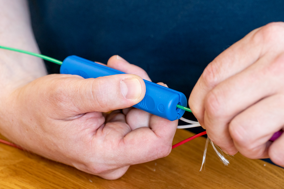 LWL Fibre Tube No. 2 | เครื่องมือสำหรับการลอกท่อบัฟเฟอร์พิเศษบนสายไฟเบอร์ออปติก