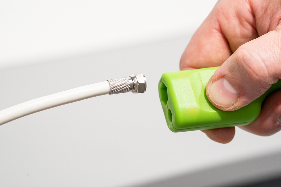 Coax-Stripper หมายเลข 1 F Plus Green Line - เหมาะสำหรับปลั๊ก F-screw connectors | เครื่องมือลอกสายที่ยั่งยืน I สำหรับการลอกและการลอกสายโคแอกเซียล รวมถึงเครื่องมือช่วยในการคลายเกลียว