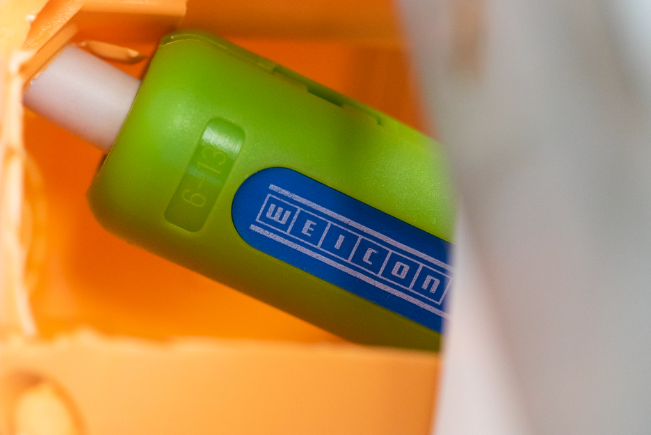 เครื่องลอกสายรอบหมายเลข 13 รุ่น Green Line | เครื่องมือลอกสายที่ยั่งยืน I สำหรับการลอกสายรอบทั่วไปทั้งหมด I ช่วงการทำงาน 6.0 - 13.0 มม. Ø