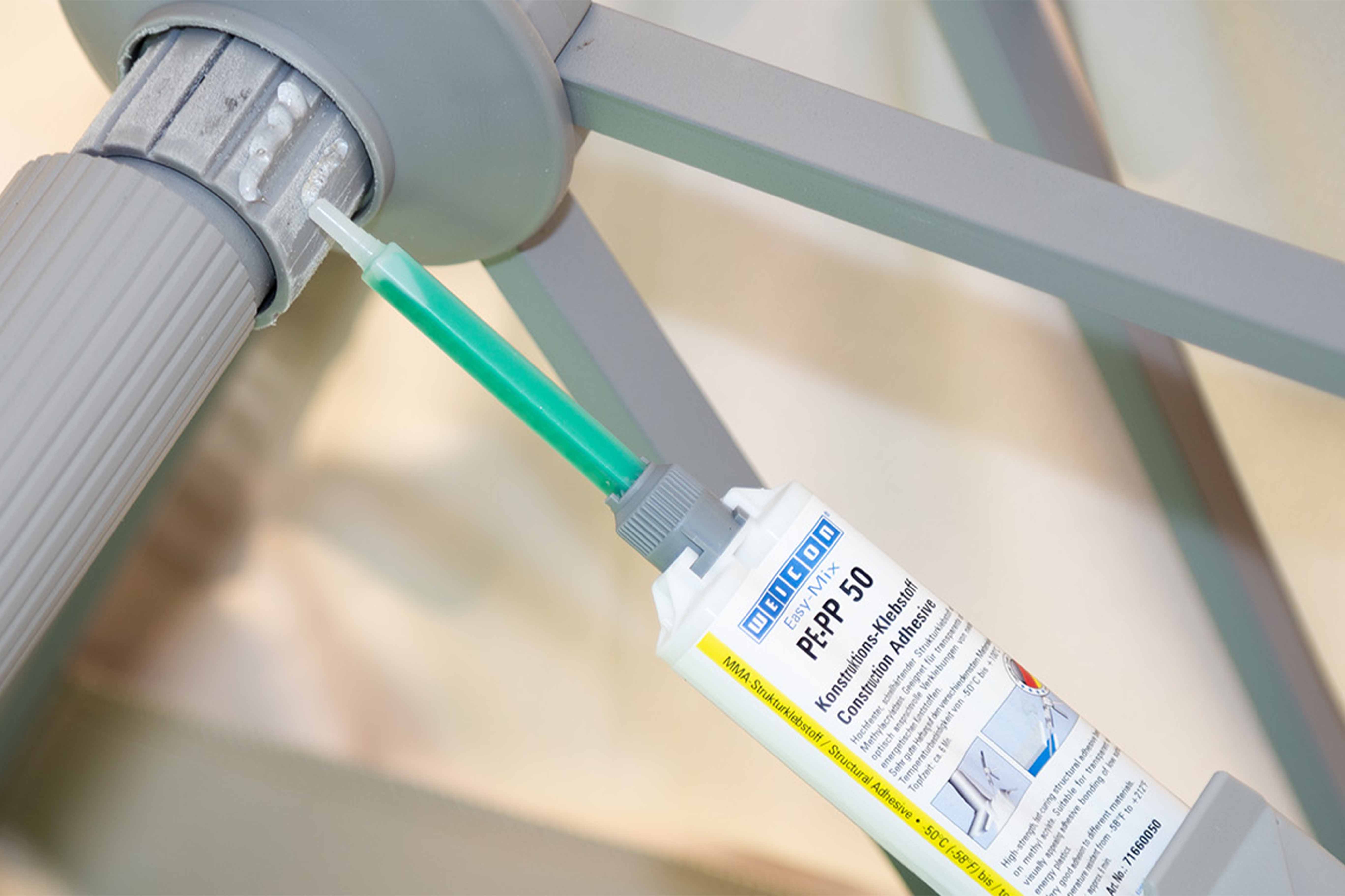 การเชื่อมประสานพลาสติกด้วย WEICON Easy-Mix PE-PP 50
