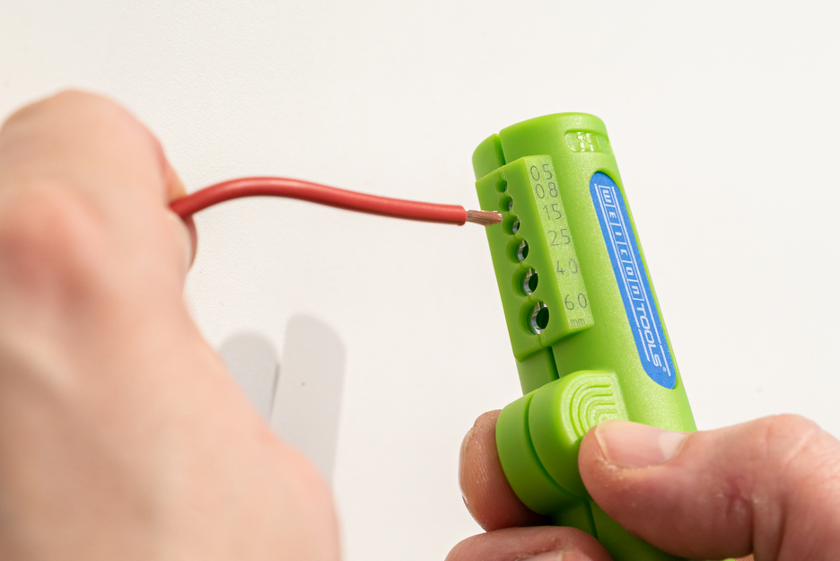 Quadro-Stripper No.16 Green Line | เครื่องมือลอกสายที่ยั่งยืน I เครื่องลอกสายหลายฟังก์ชัน, ช่วงการลอก 0.5 - 6.0 มม² I การลอกสาย 8 - 13 มม. Ø